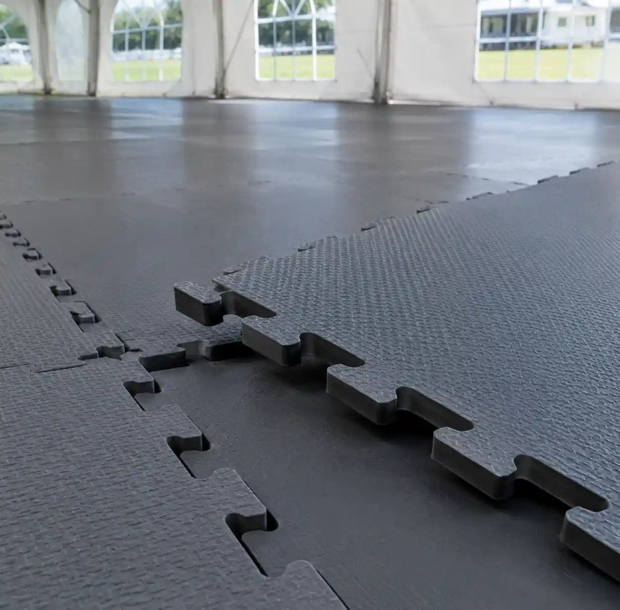 2-interlocking-foam-tiles-event-tent-floor