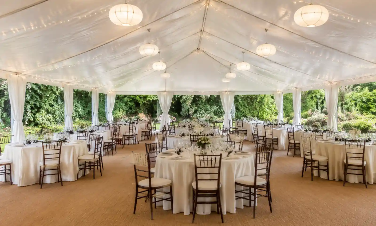 3-garden-party-seated-dinner-pagoda-tent