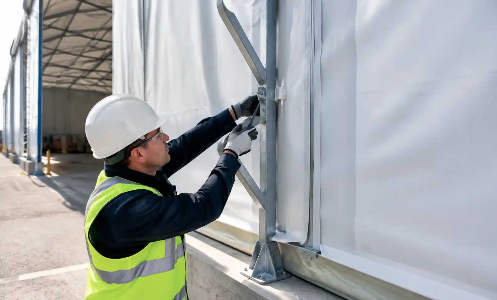 3-maintenance-inspection-storage-tent