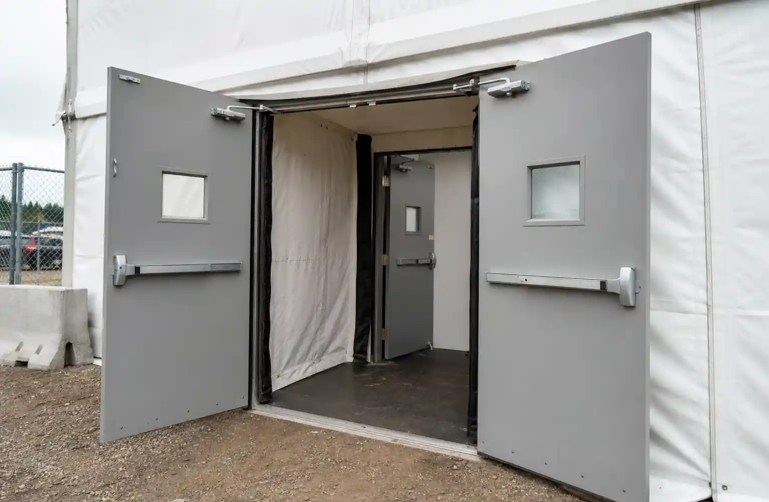 5-dust-sealed-tent-entry-vestibule