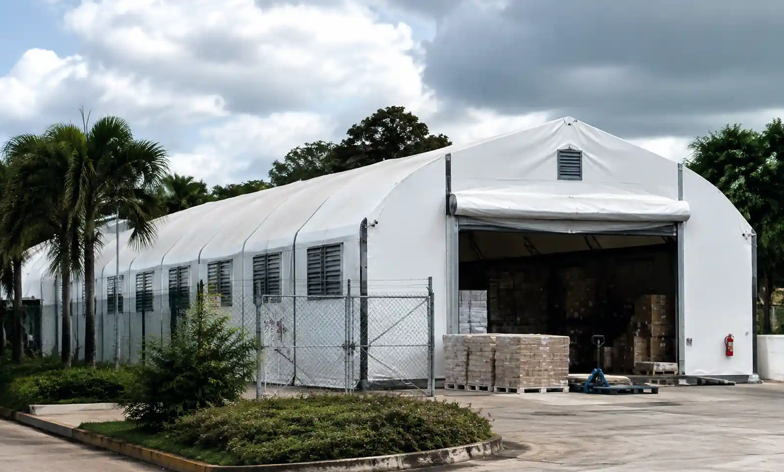 5-tropical-climate-storage-tent