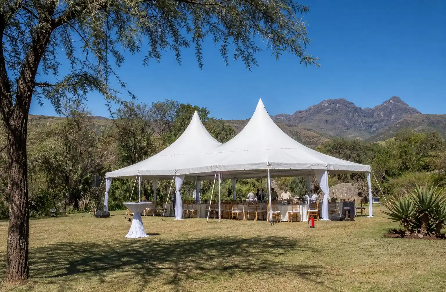 7-east-africa-highland-event-tent-uv