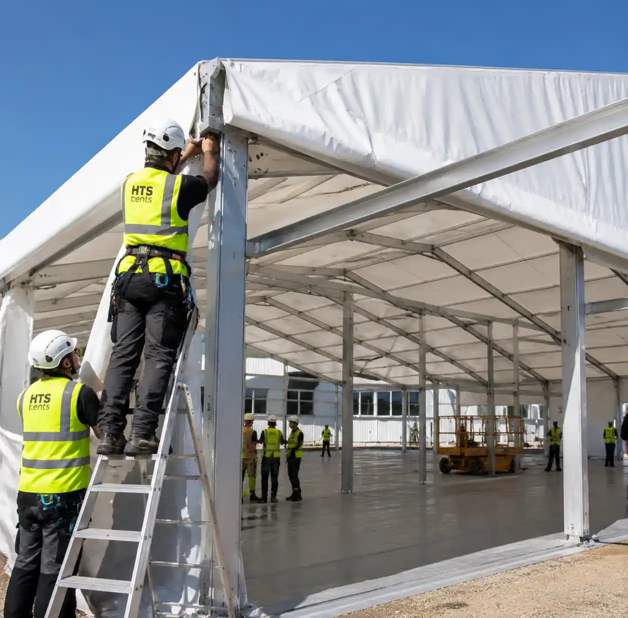9-velaria-spatia-exhibition-tent-installation