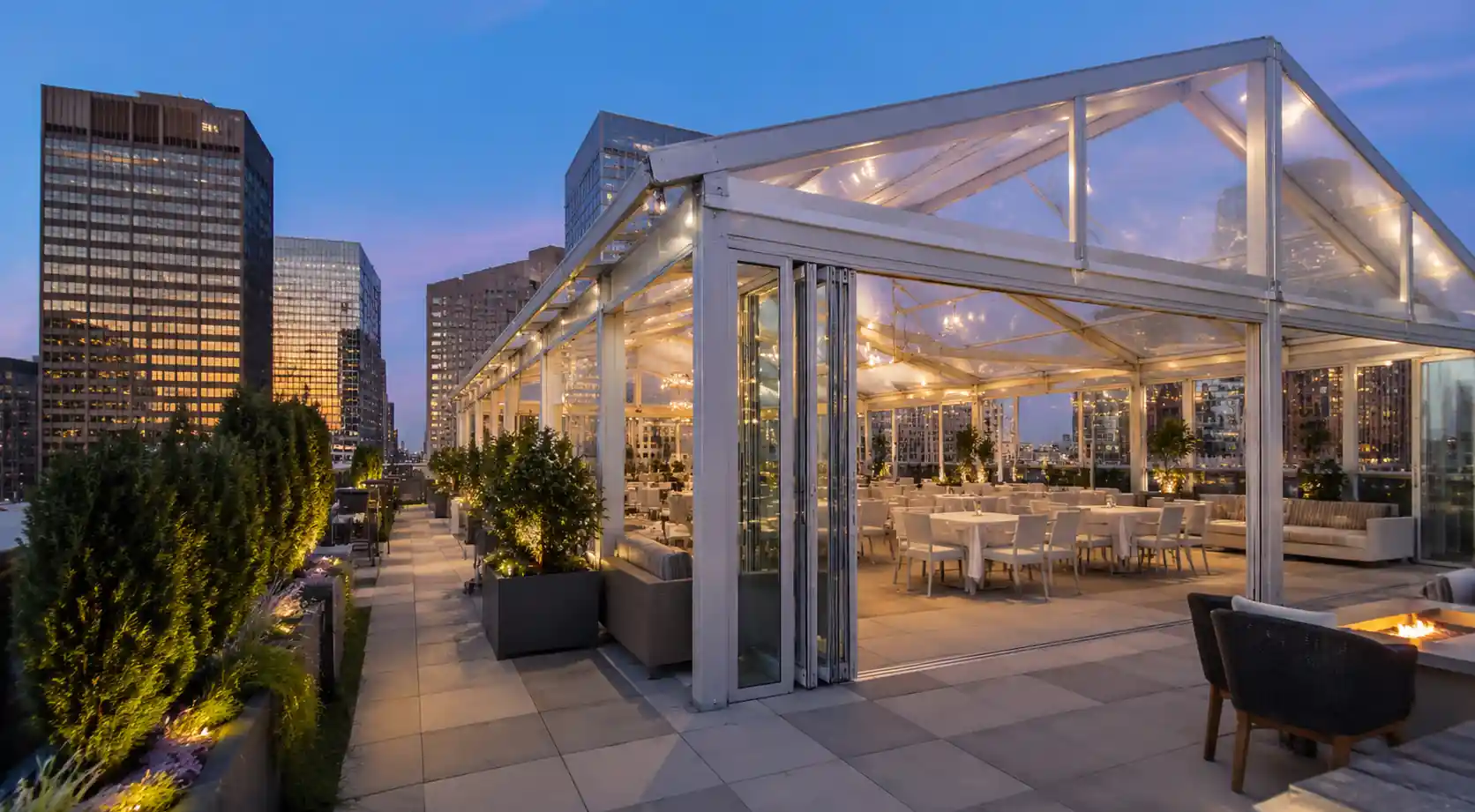 Rooftop restaurant marquee with climate control for urban hotel terraces